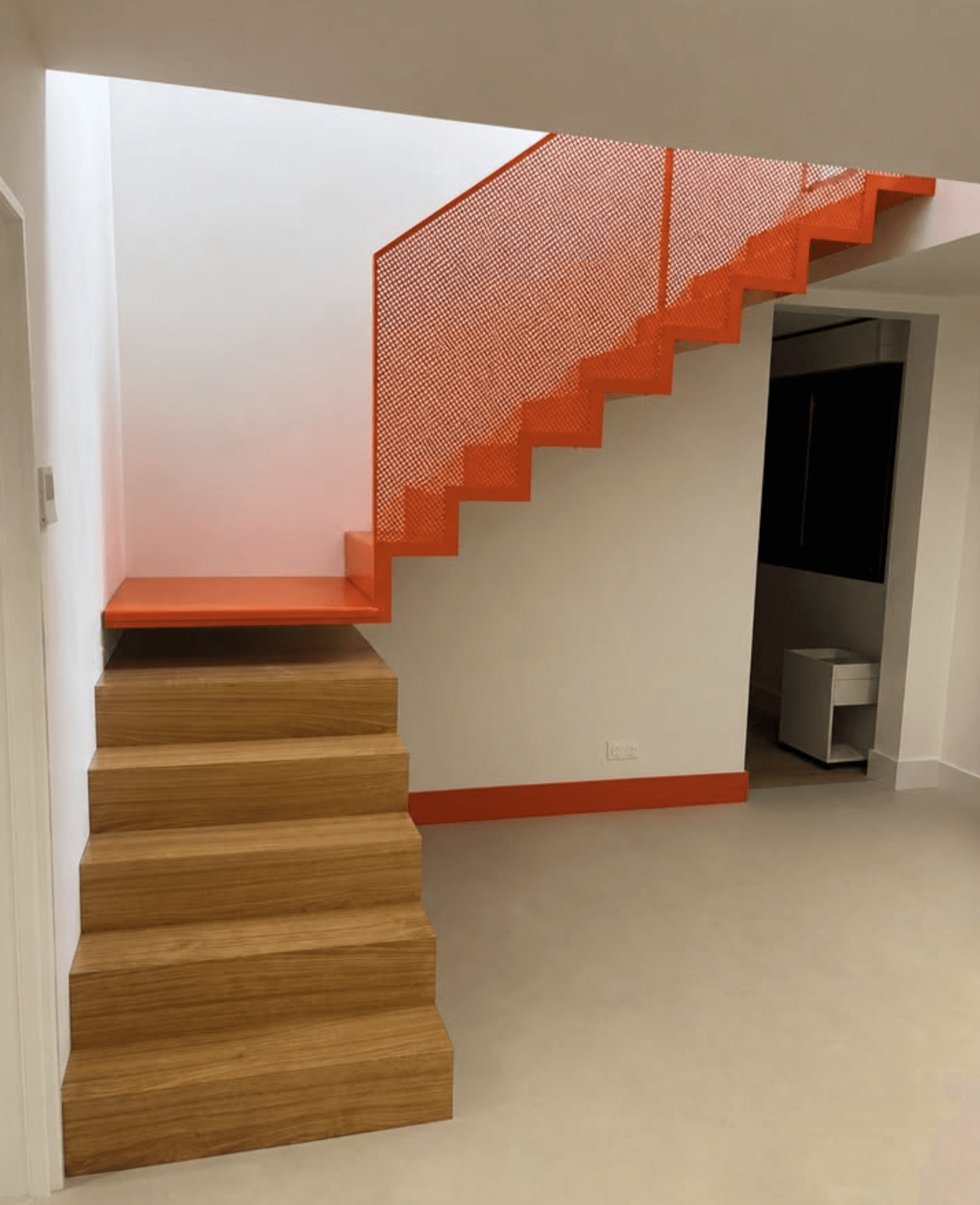 Menuiserie intérieure sur mesure pour bâtiment ancien ou lieu de caractère en région toulousaine