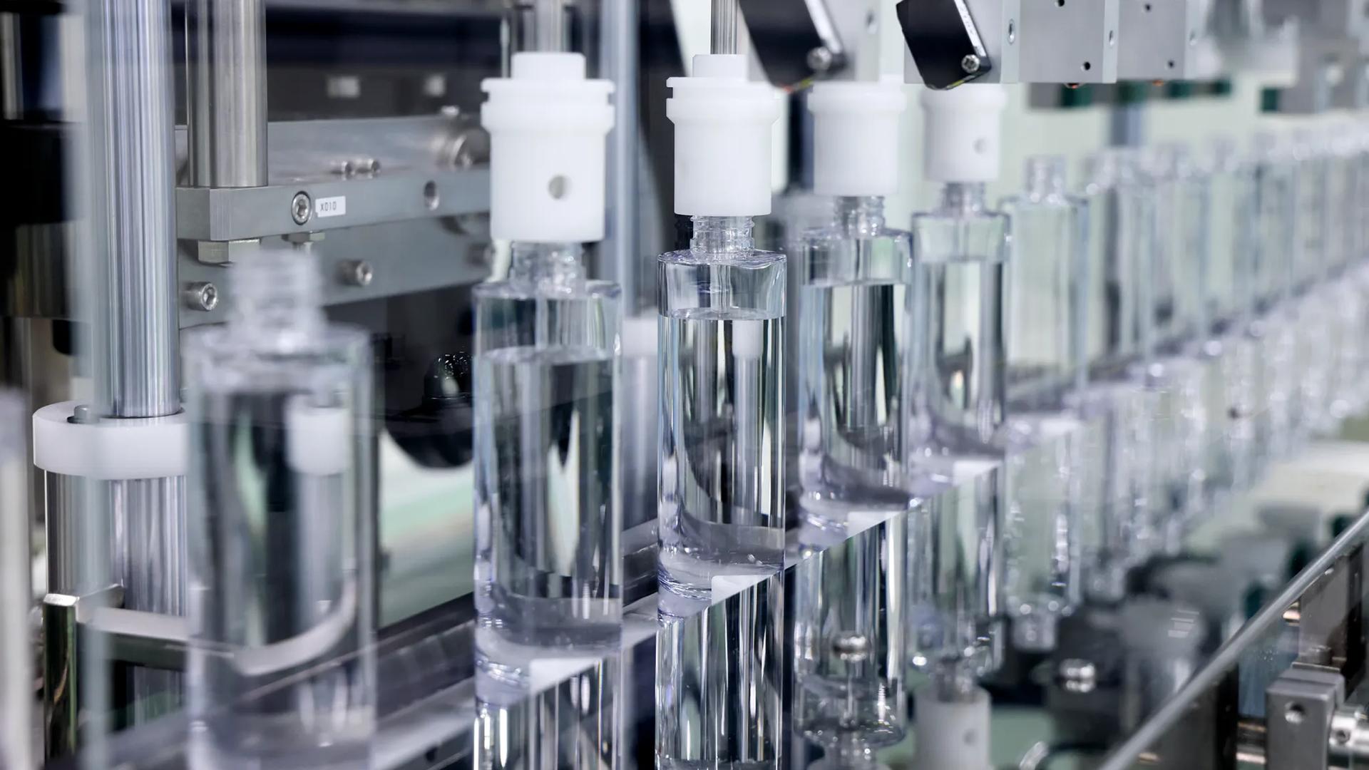 スキンケア製品の製造ライン