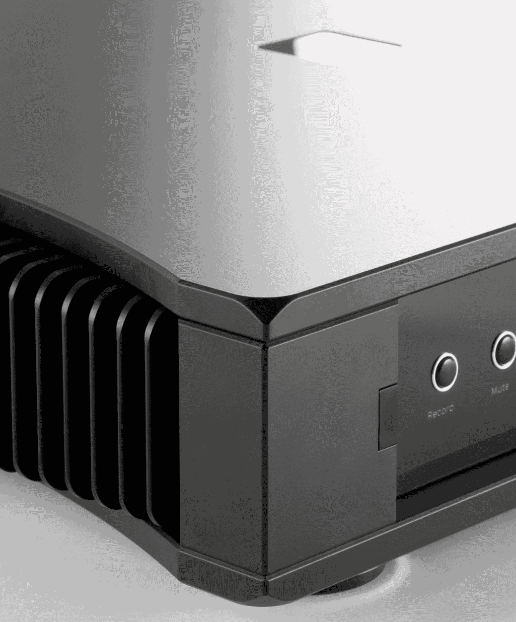 Rega AETHOS zoom front - LE STUDIO HIFI