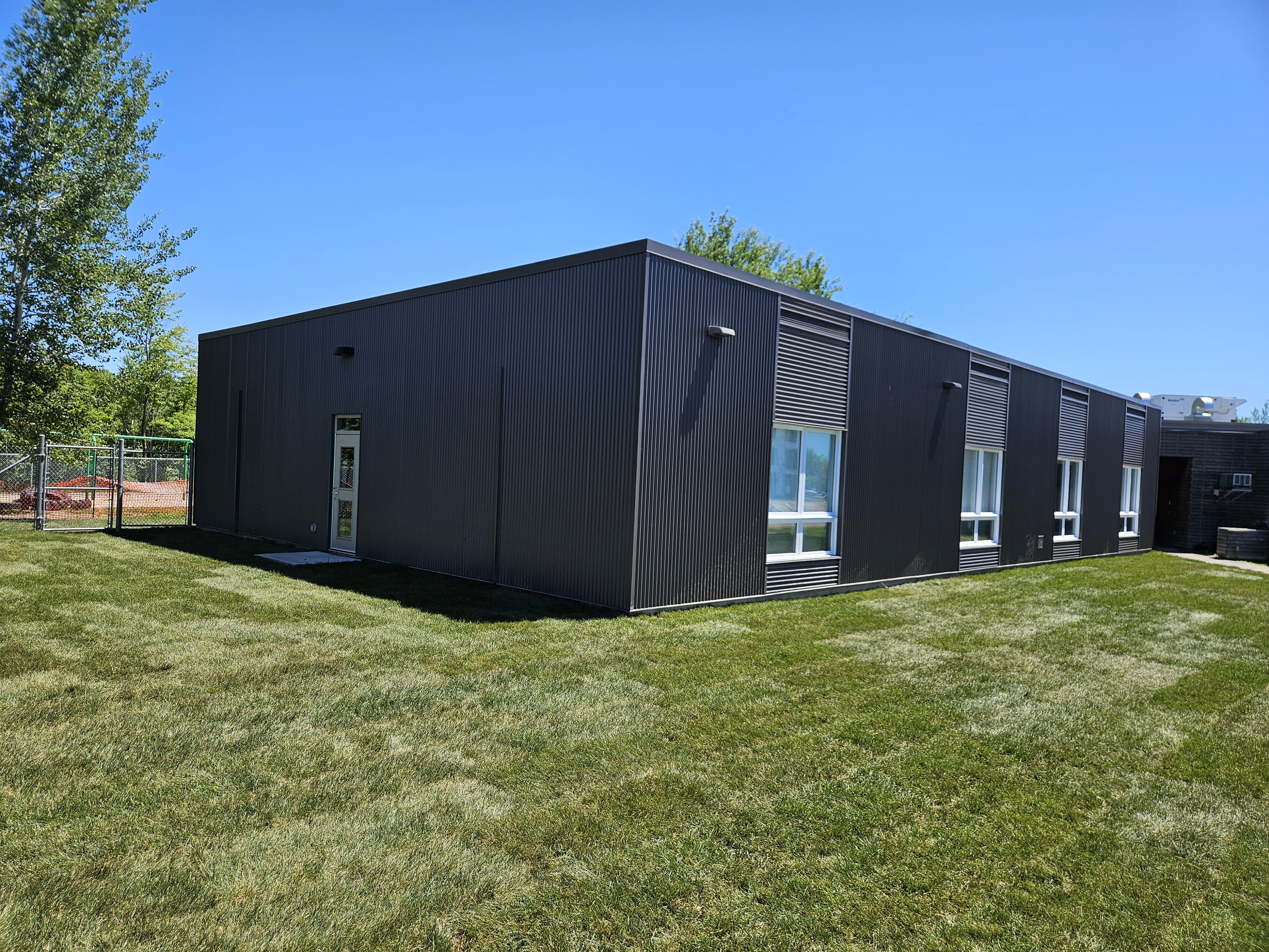 Comptoir de la nouvelle succursale de Chaussures Fillion sur la 3e avenue à Québec