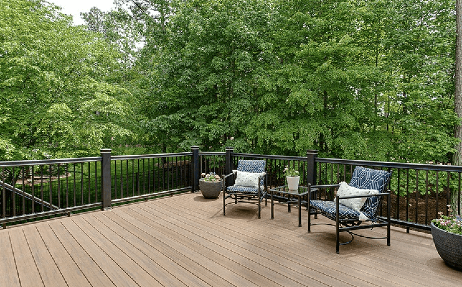 Bothell Deck Contractors - Building Beautiful, Long-Lasting Decks