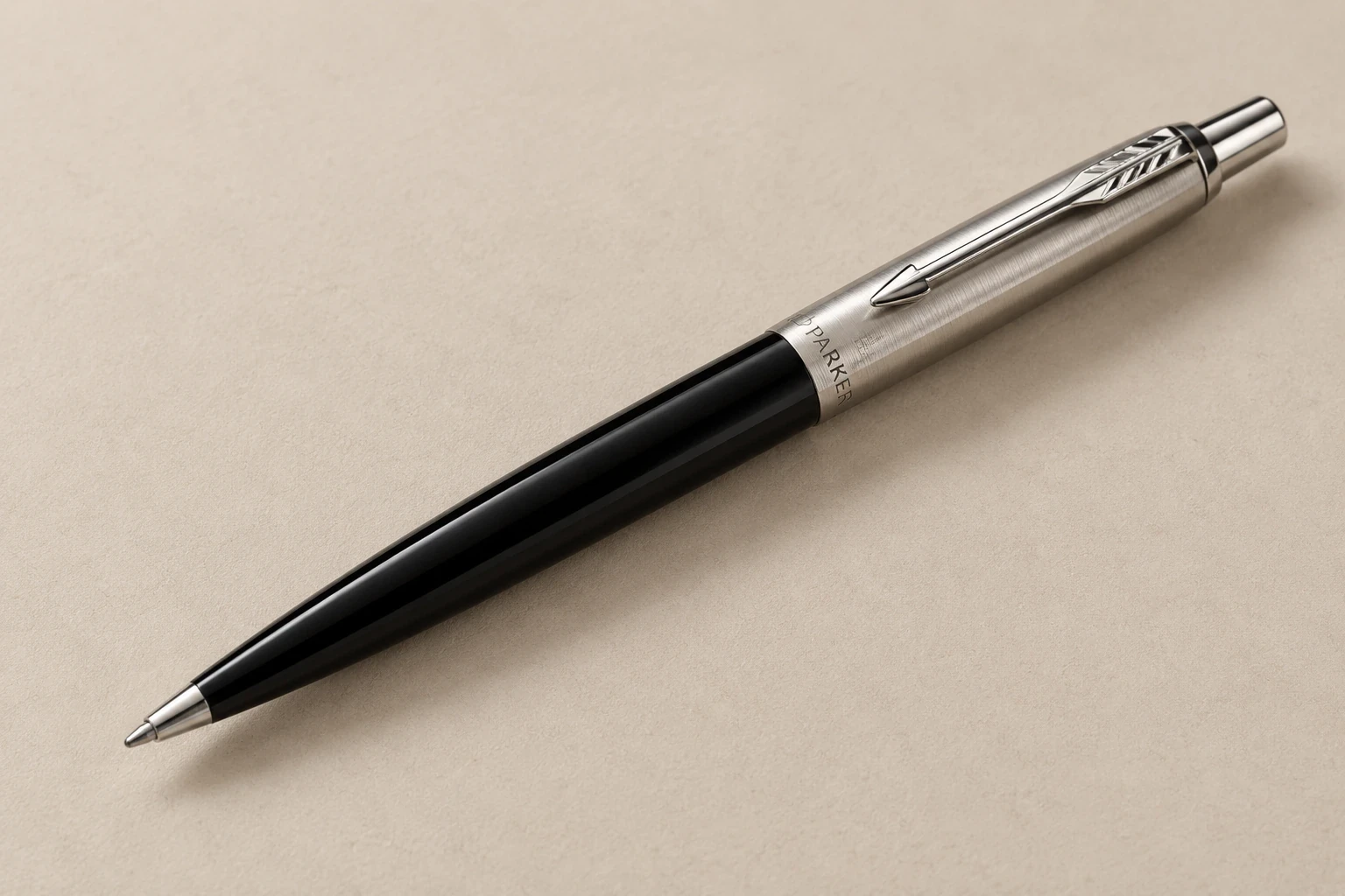 Czarny długopis Parker Jotter Originals ze stalowym klipsem