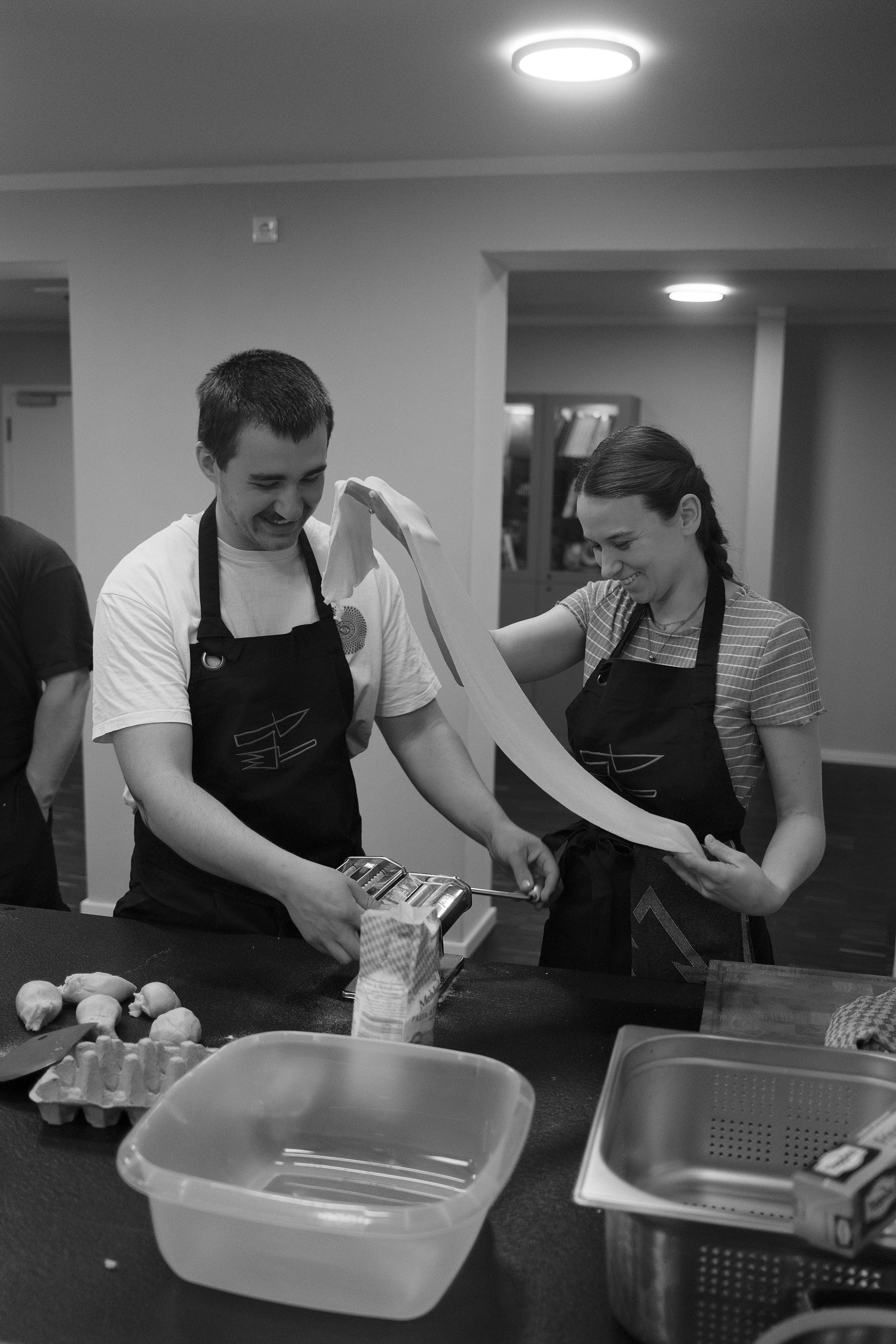 Zubereitung in der Küche von Ape Maria während eines begleiteten Projekts