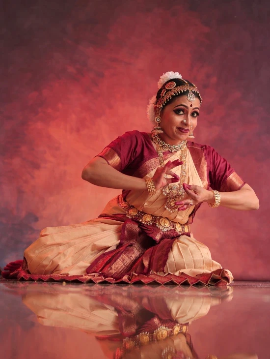 A dancer performing mohiniyattam