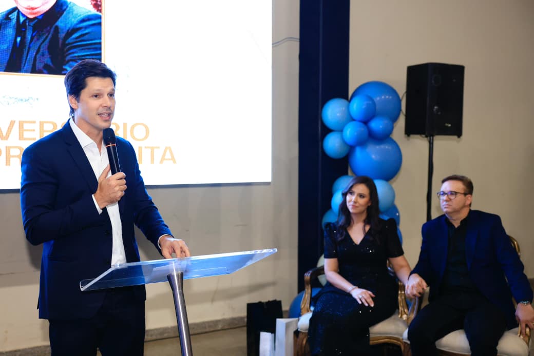 Daniel Vilela em culto de celebração de aniversário dos pastores Biramar e da pastora Tállita