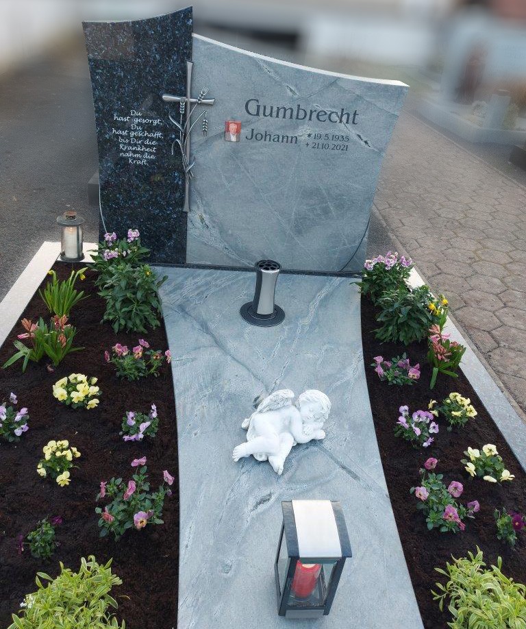 Grabsteine Weikert und Maier