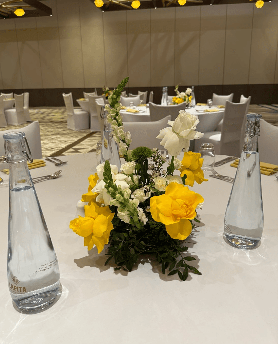 Restaurants, Cafes, Hotels and Venues Floral Decor