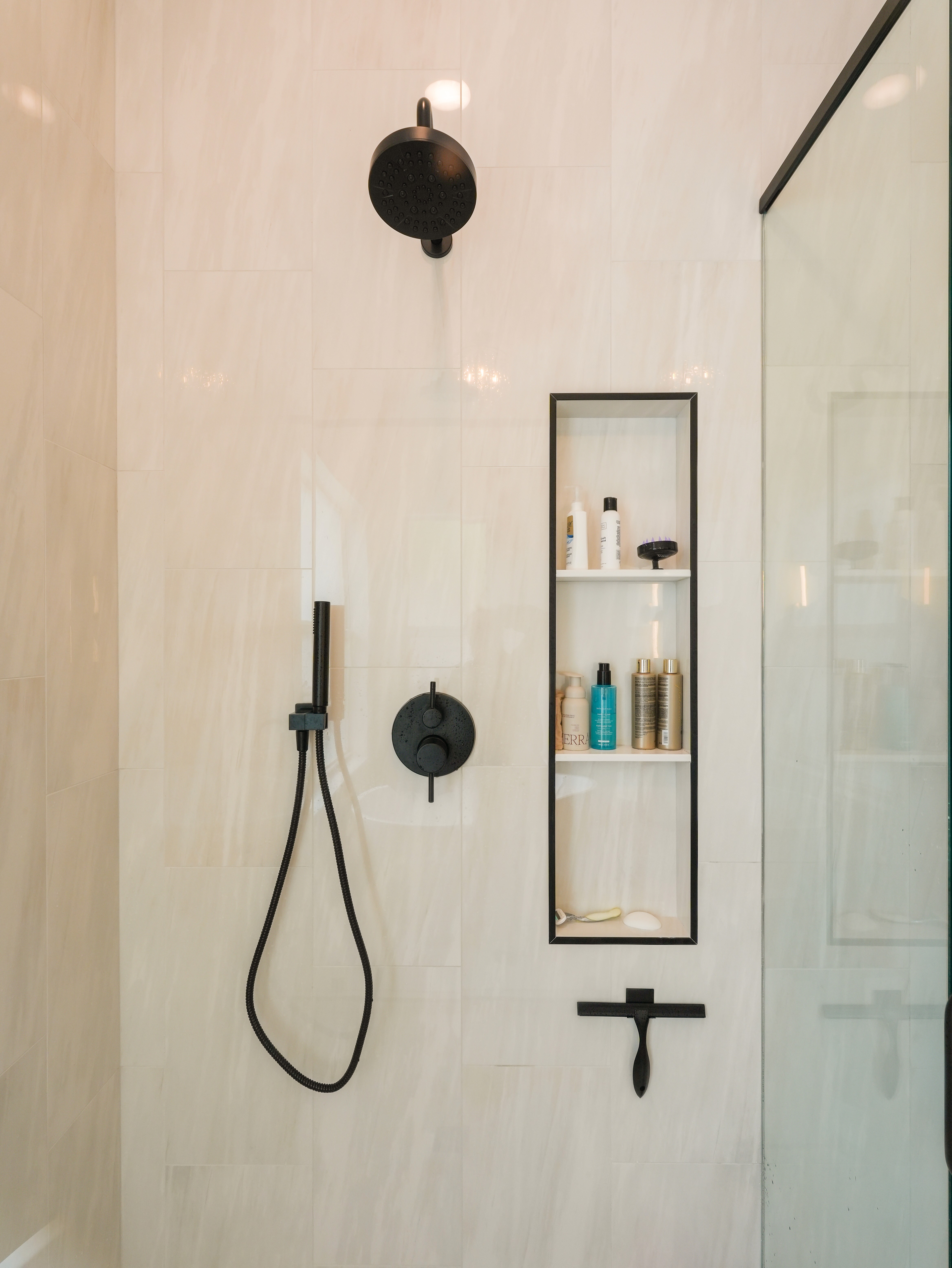Black Delta Plumbing Fixtures