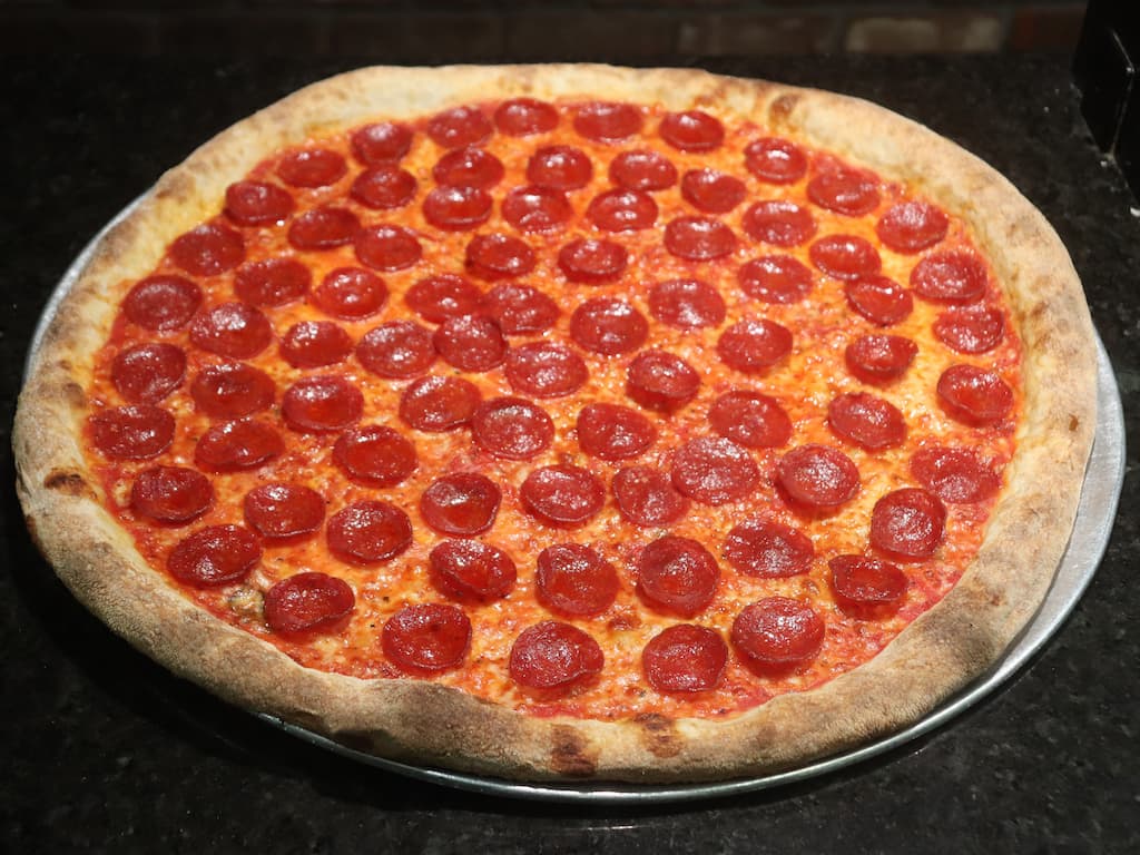 Pepperoni Pizza (18")
