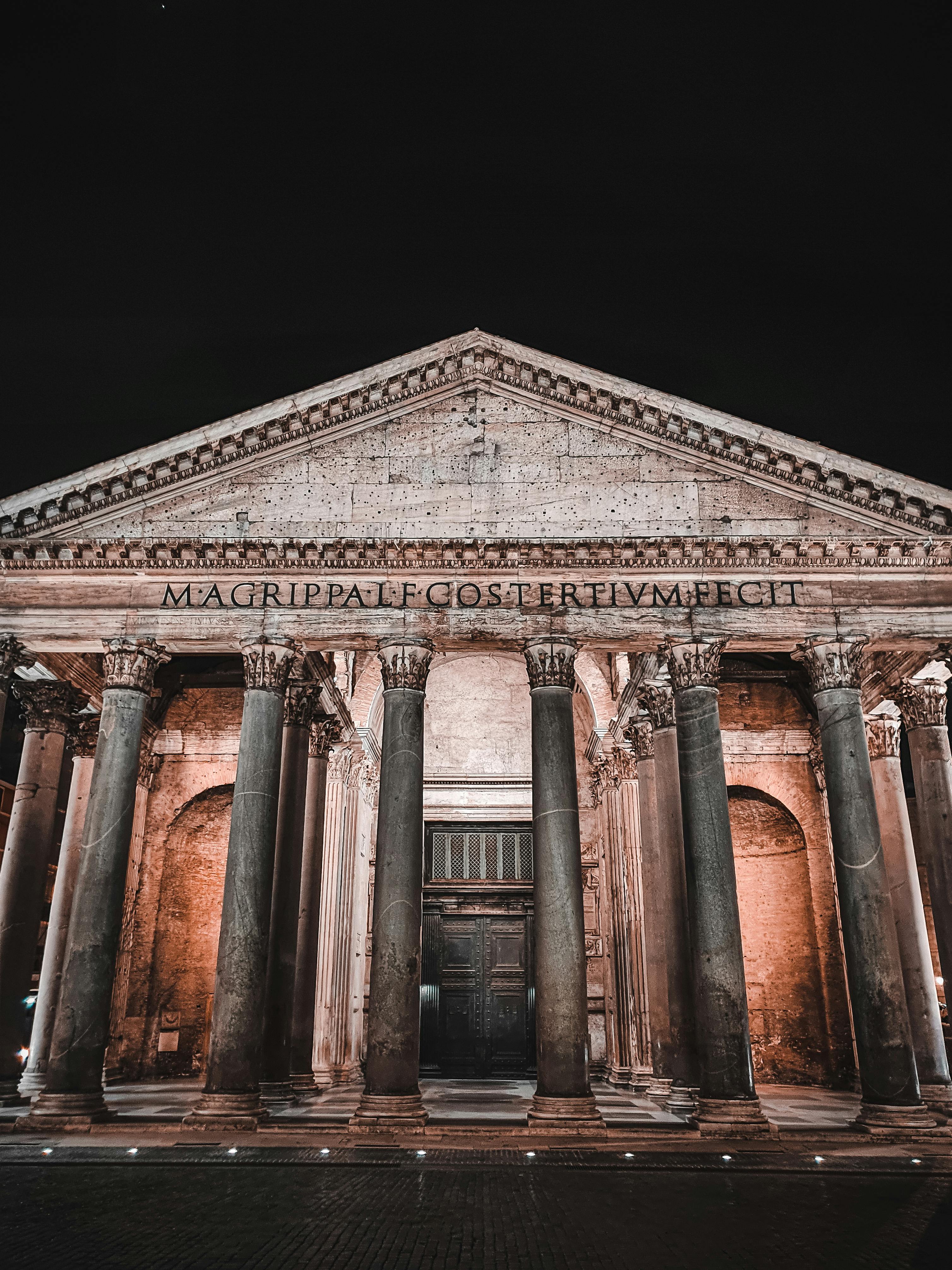 The Pantheon at dawn, Rome before it wakes up.