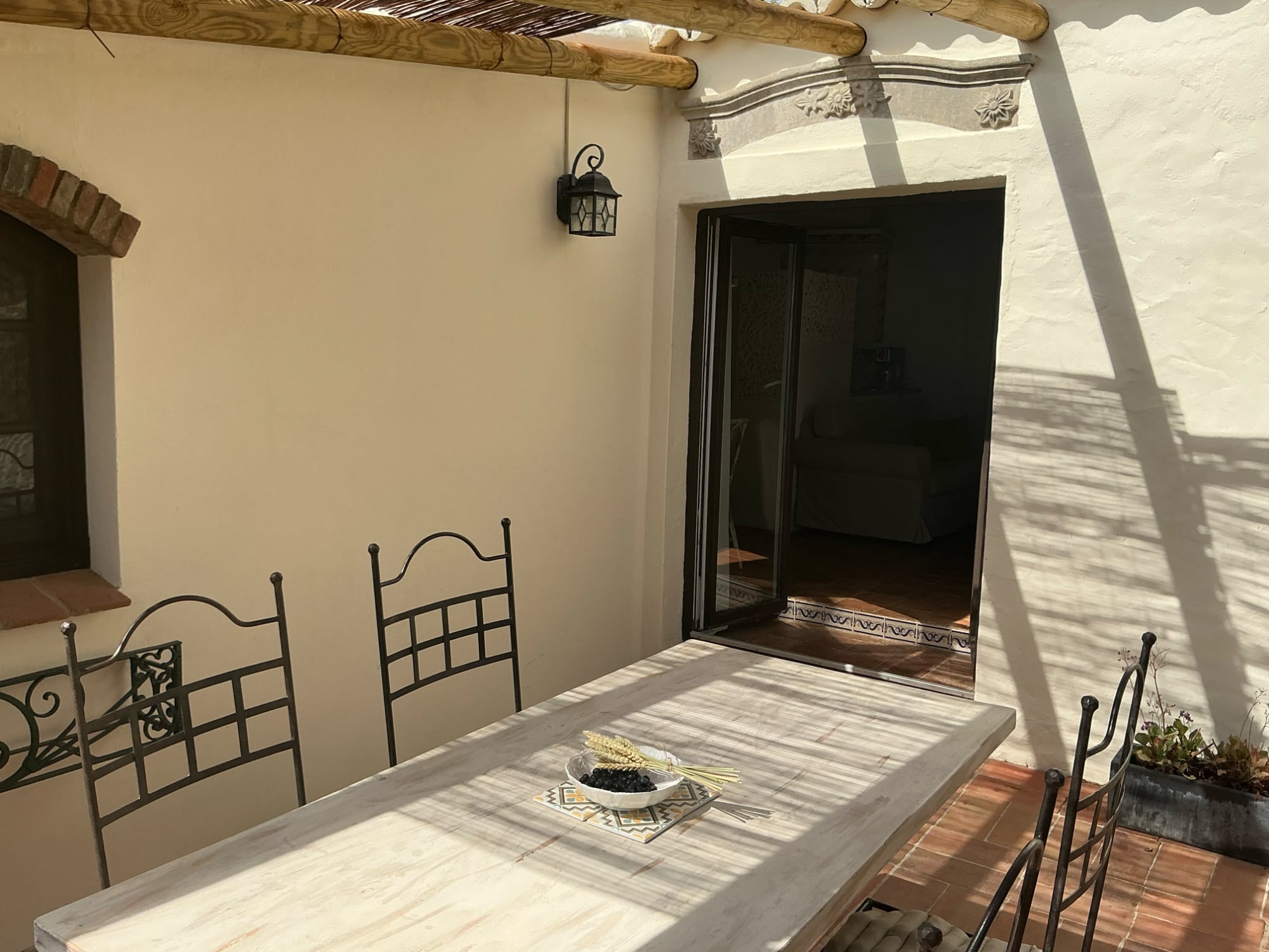 Abelha Balcony Entrance