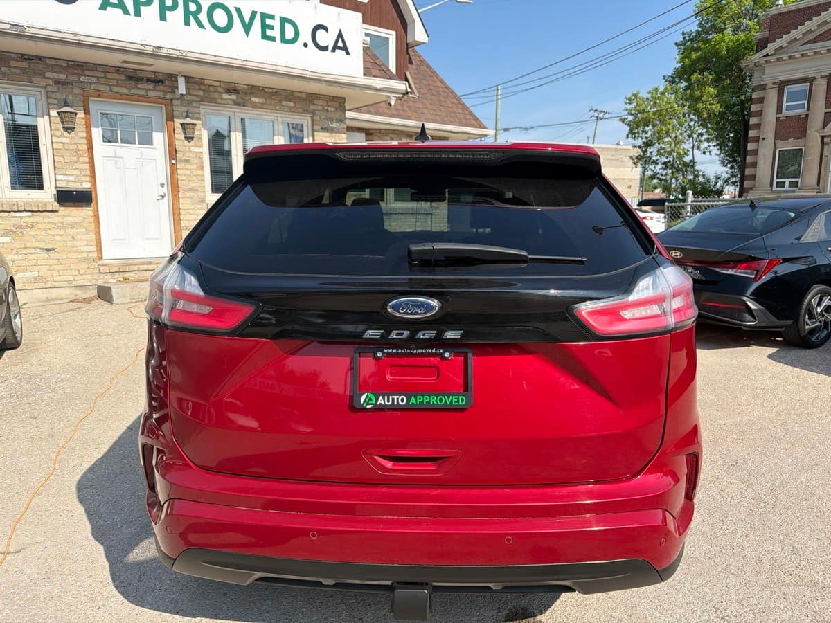 2022 Ford Edge ST photo 4