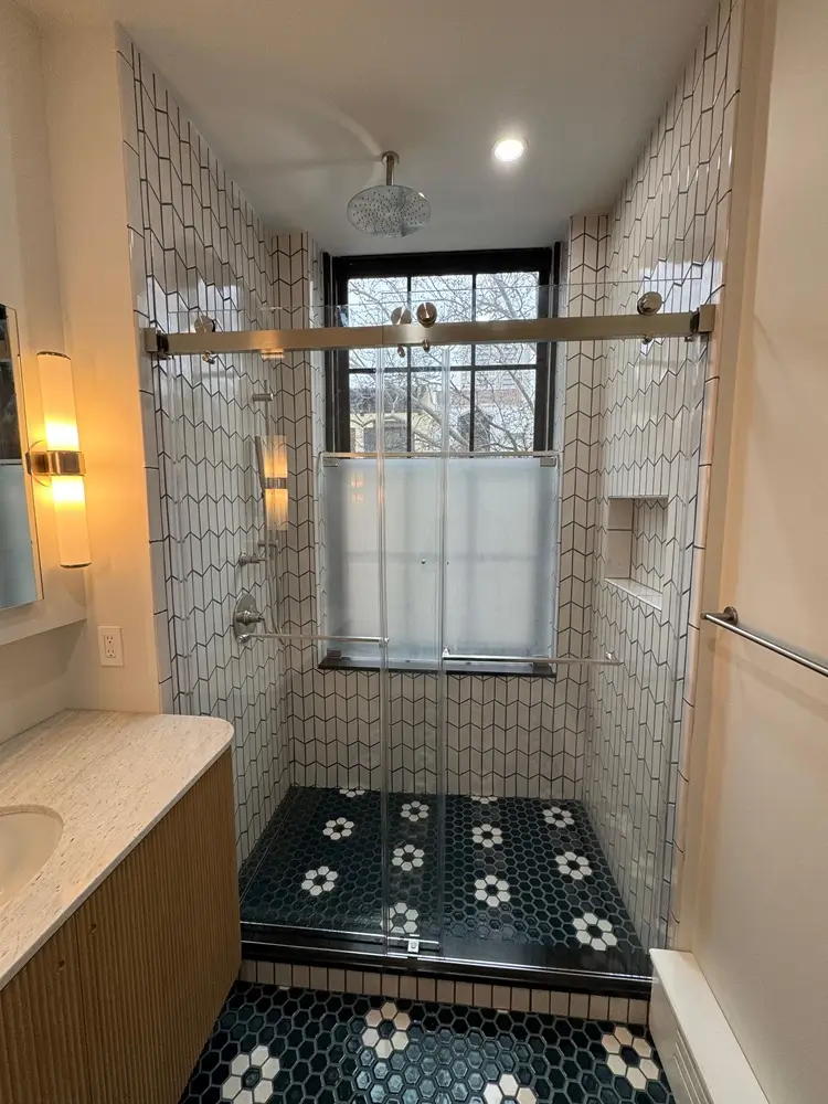 Beautiful bathroom renovation completed by Jewel Construction in Brooklyn Heights, Brooklyn, NYC