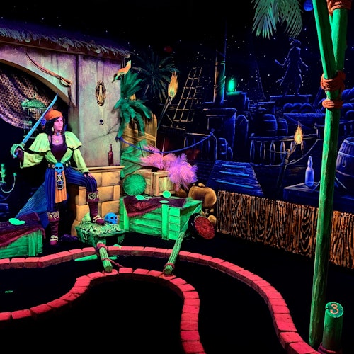 Pas op, piraat! Blijf rustig & minigolfen.