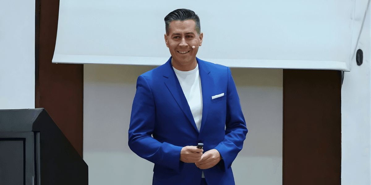 Christian Riander, Director of Expansion at Hand4Hand, presenting on collaborative digital economies and community-driven value creation in modern business