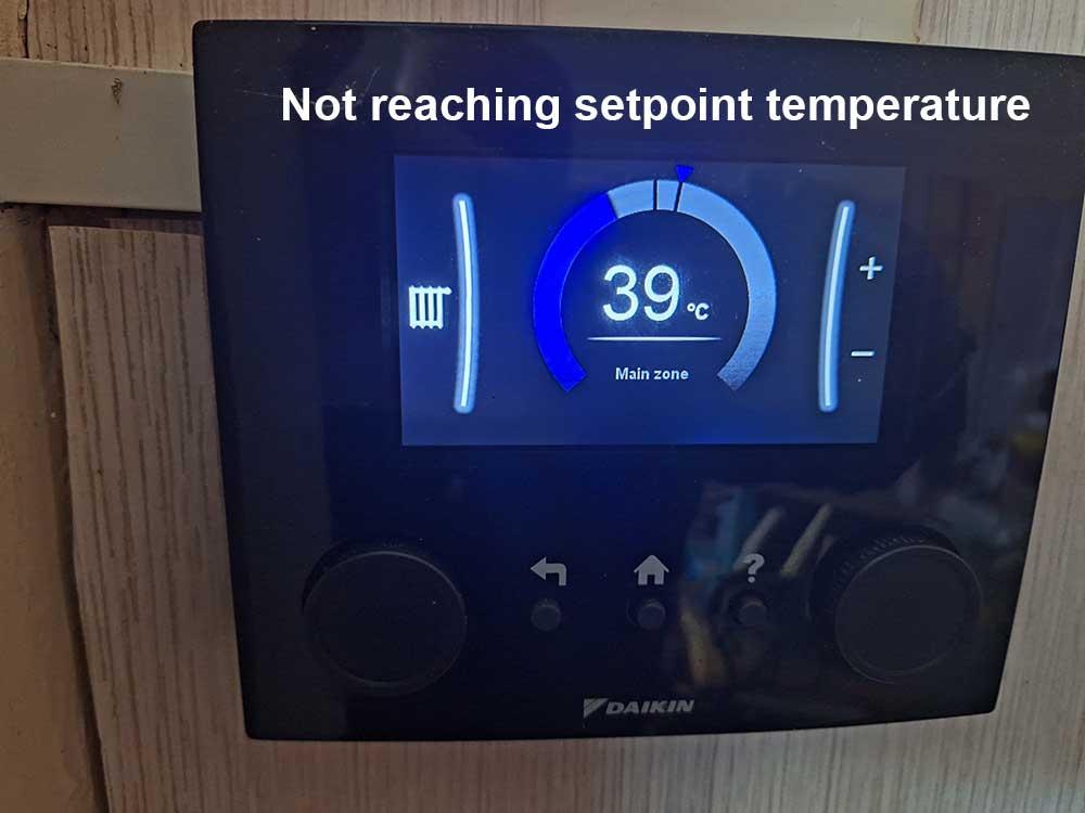 Daikin heat pump controller displaying 39°C flow temperature on the main zone — showing a system not reaching its setpoint temperature