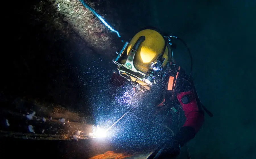 Underwater Welding & Cutting | UAE & KSA | HHA Diving