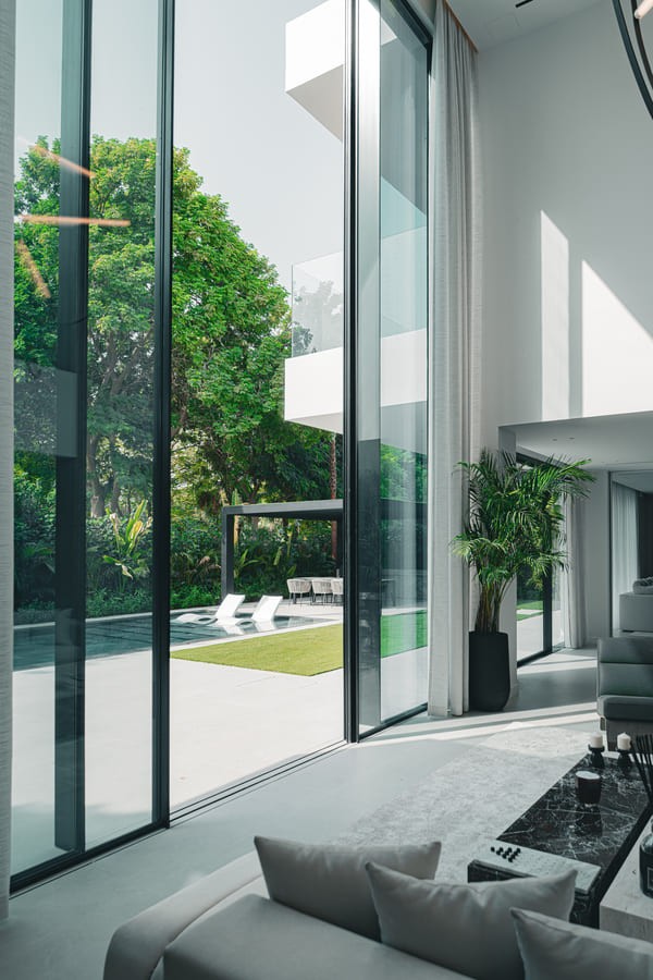 Image of a villa with a pool