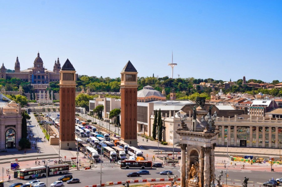 Vista de Barcelona, asociada al ahorro para vacaciones en Europa