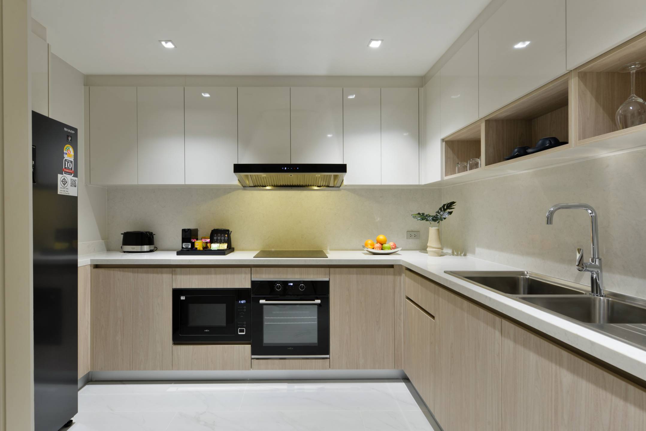 Executive Apartments Pet-Friendly Penthouse 2 3