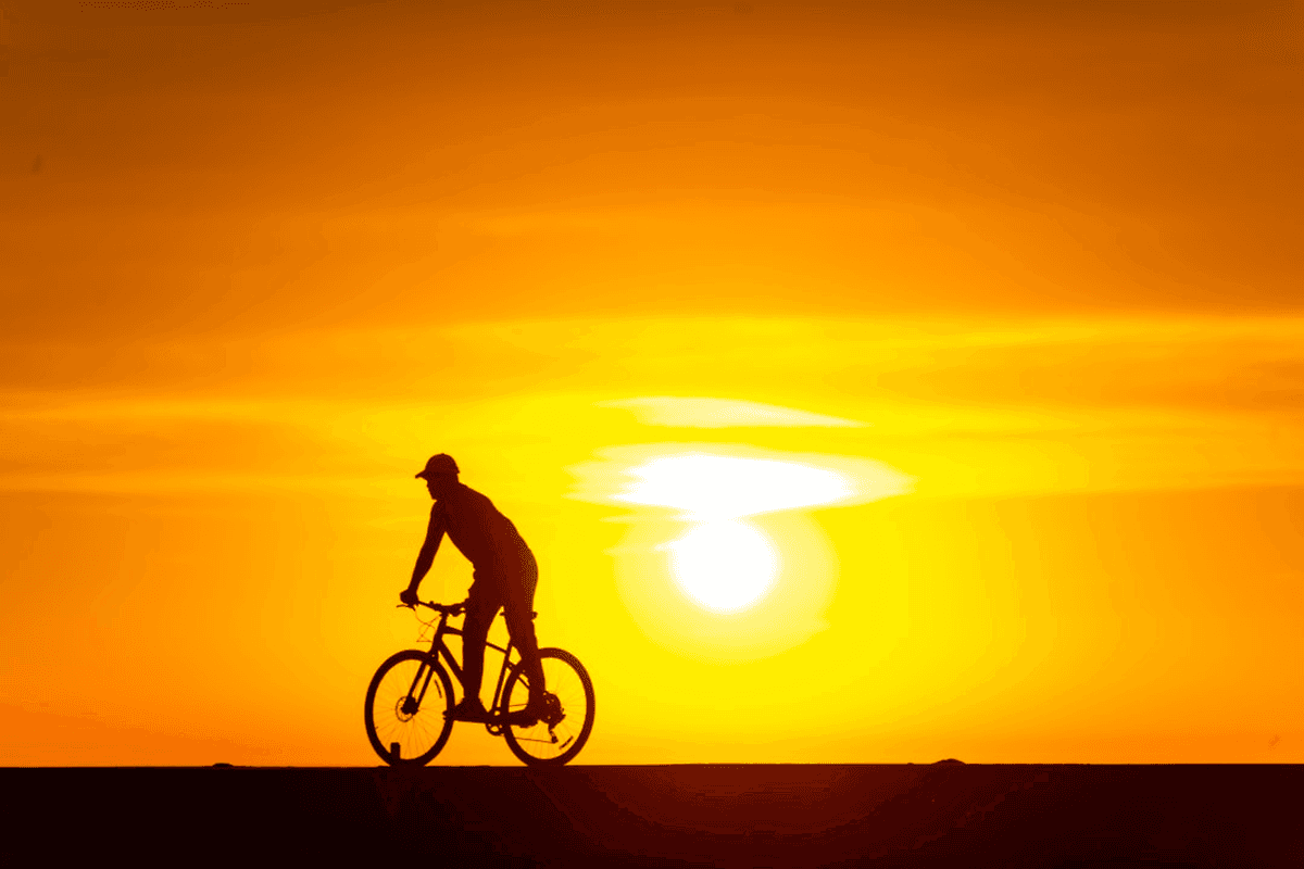 Dynamic picture of a cyclist riding downhill