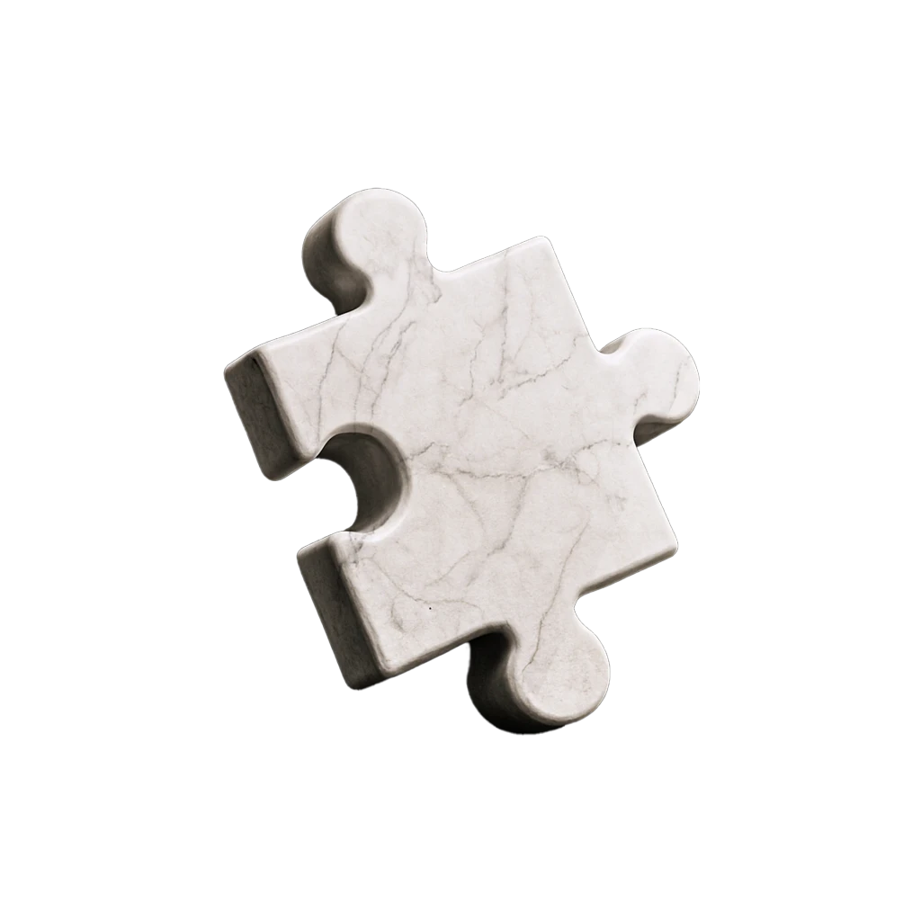 Pezzo di puzzle in marmo bianco, simbolo dell’unione tra strategia, struttura e consulenza ingegneristica per le PMI.