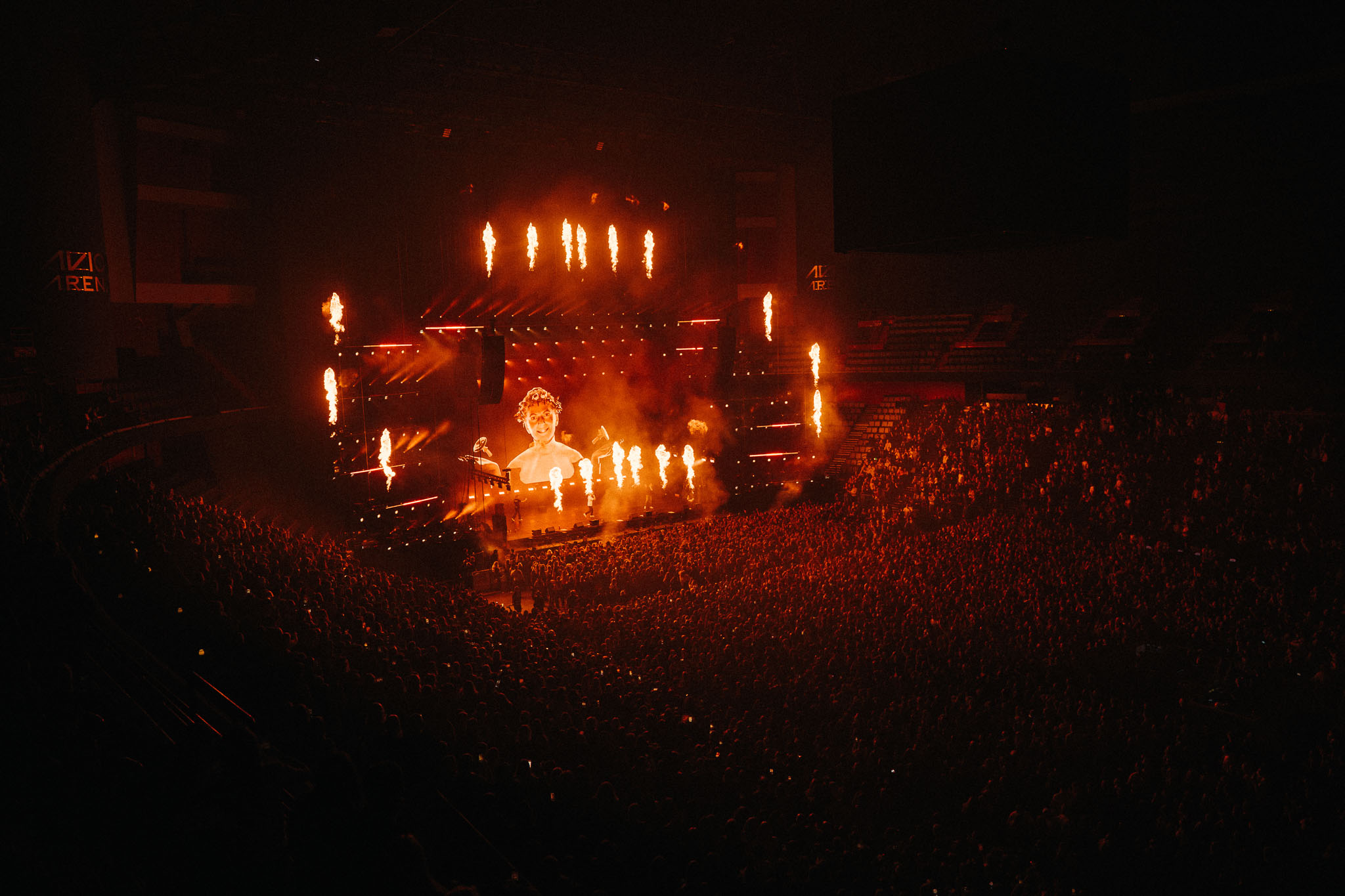 Wide arena shot from multicam concert production during Soppgirobygget show at Avicii Arena