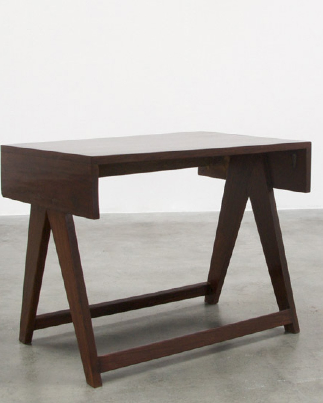 Student desk by Pierre Jeanneret 