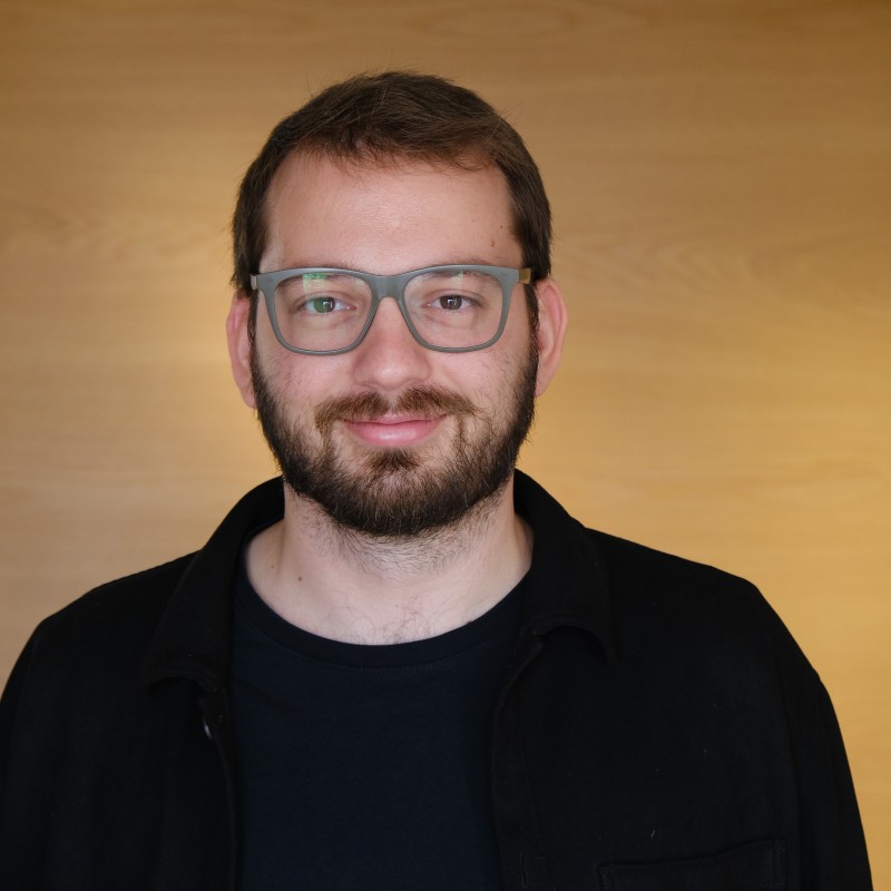 Concetrated triathlete grayscale