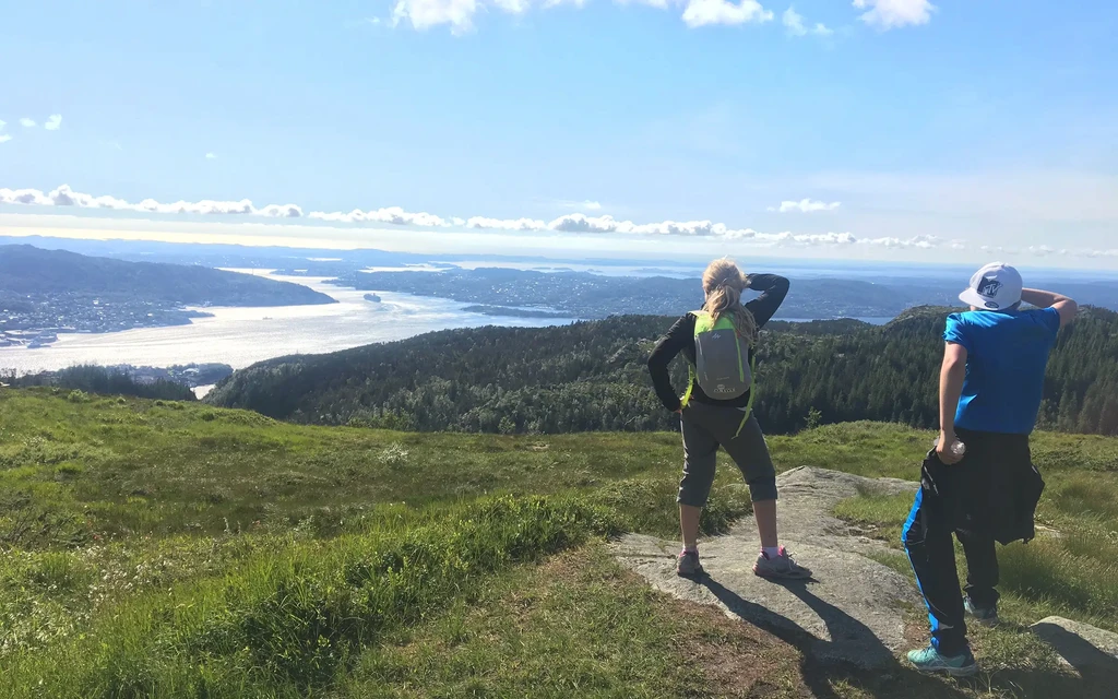 Fottur fra Ulriken til Fløyen i Bergen | Expa Travel
