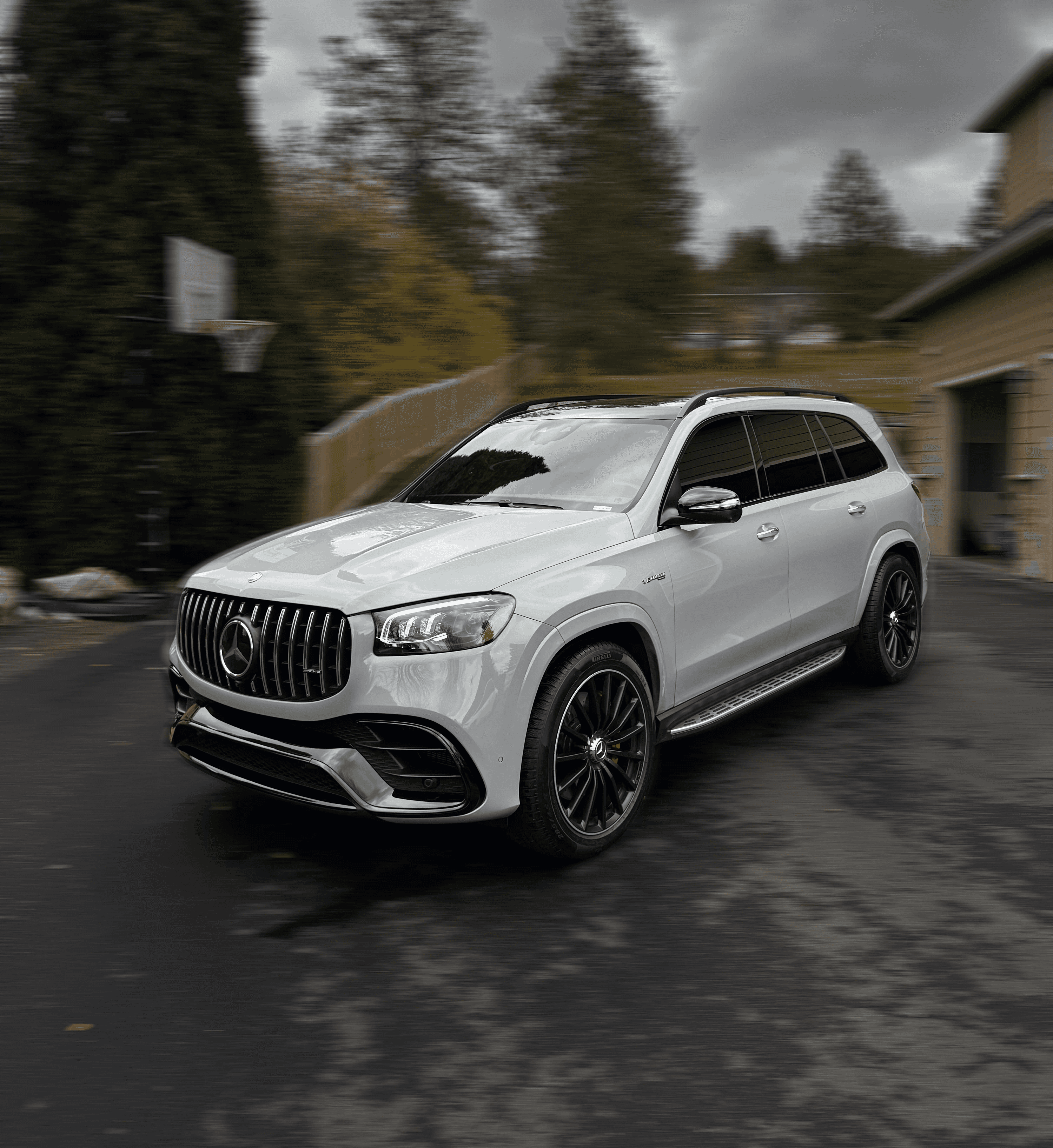 Concetrated triathlete grayscale