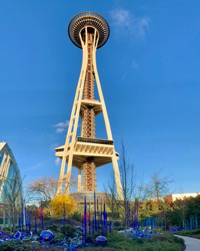   Using a “vertical” panorama to capture the Space Needle and Chihuly Gardens.  