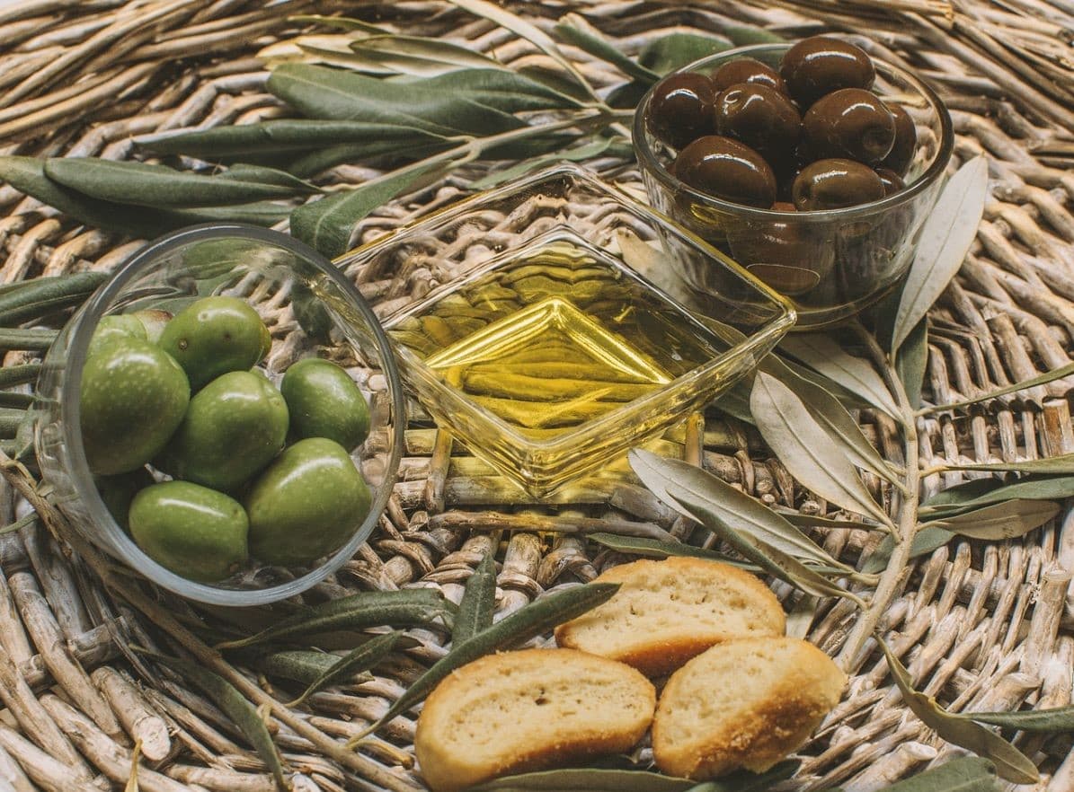 olive da tavola portate come aperitivo