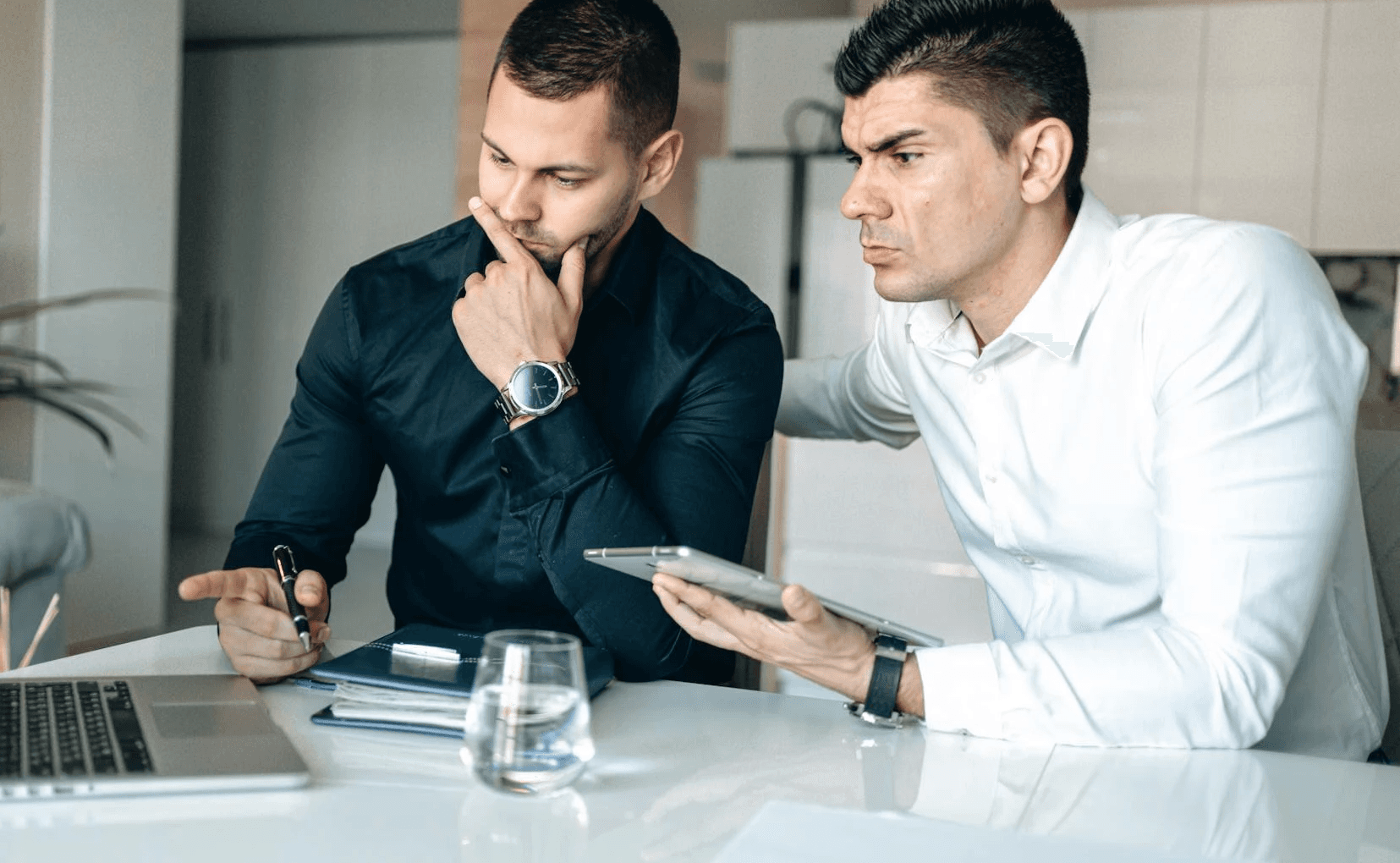 Dynamic picture of a cyclist riding downhill
