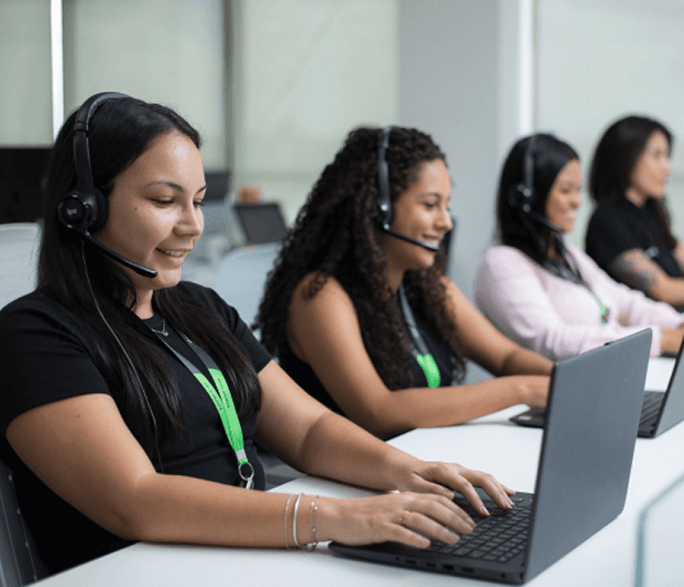 Equipe da Synvia dedicada ao recrutamento de voluntários para estudos clínicos em larga escala