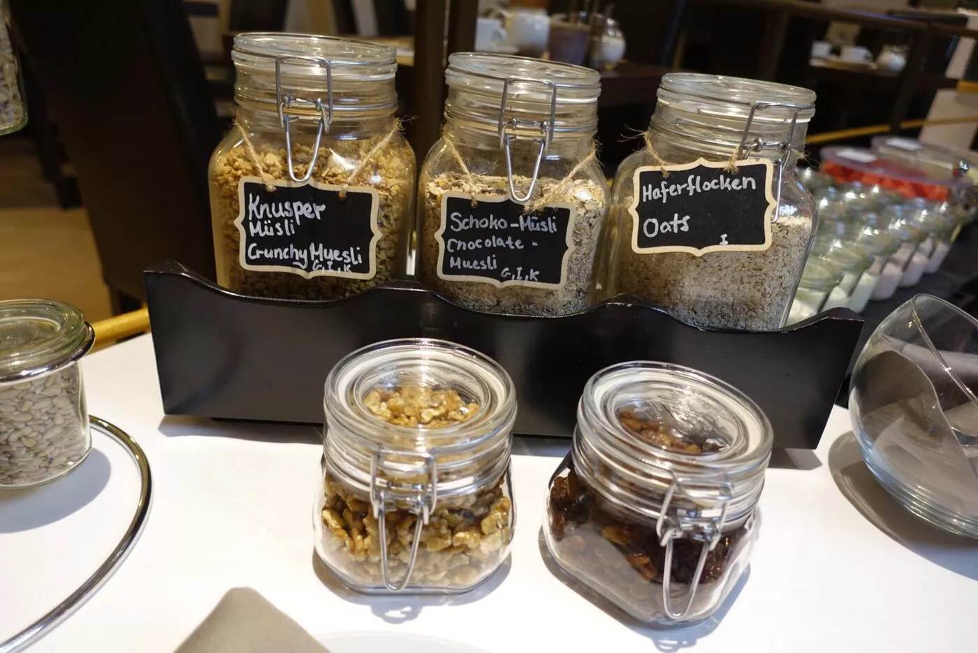 Müsli auf dem Frühstücksbufett Park Hotel Berliner Tor