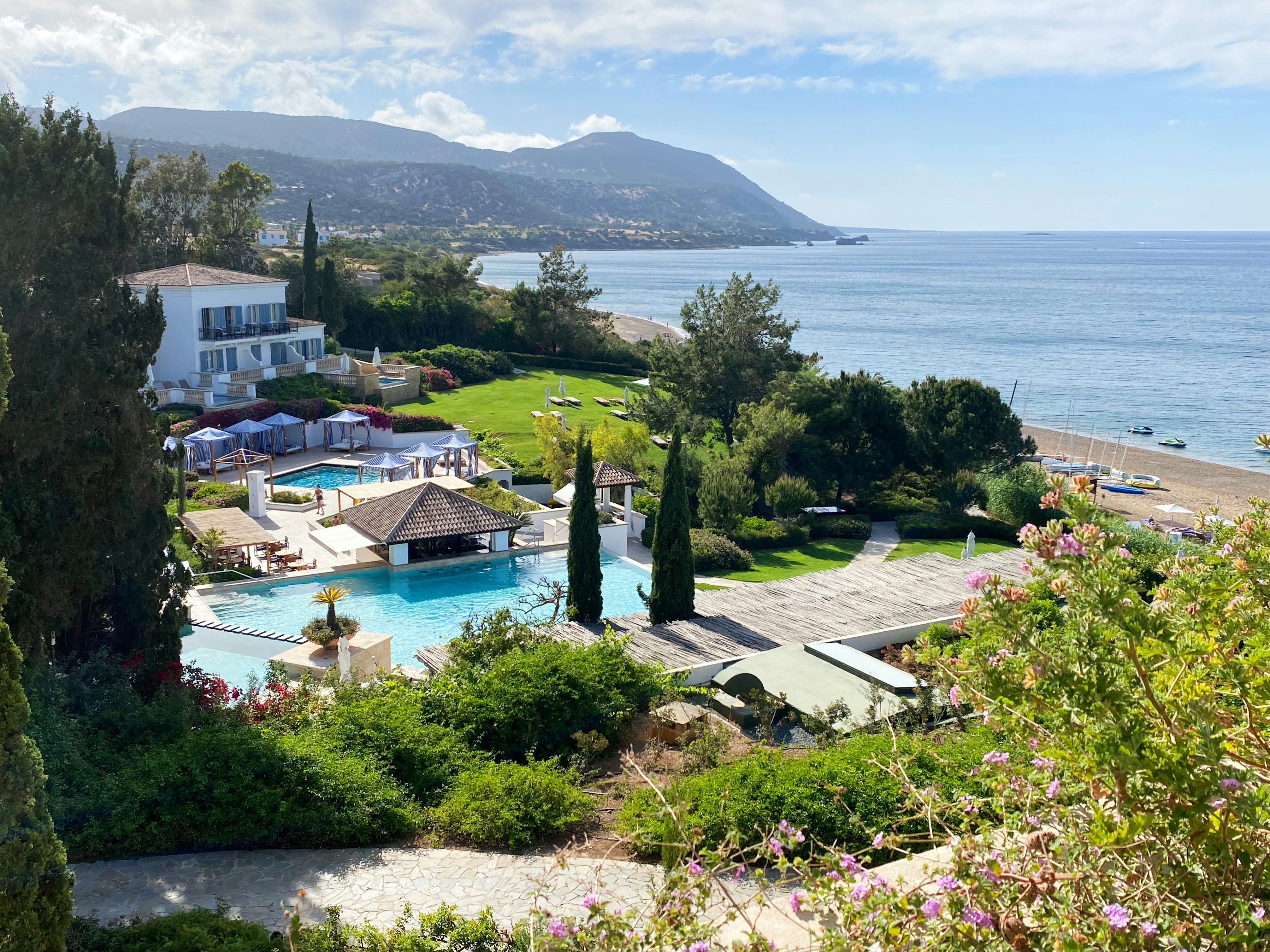 Villa with pool overlooking ocean