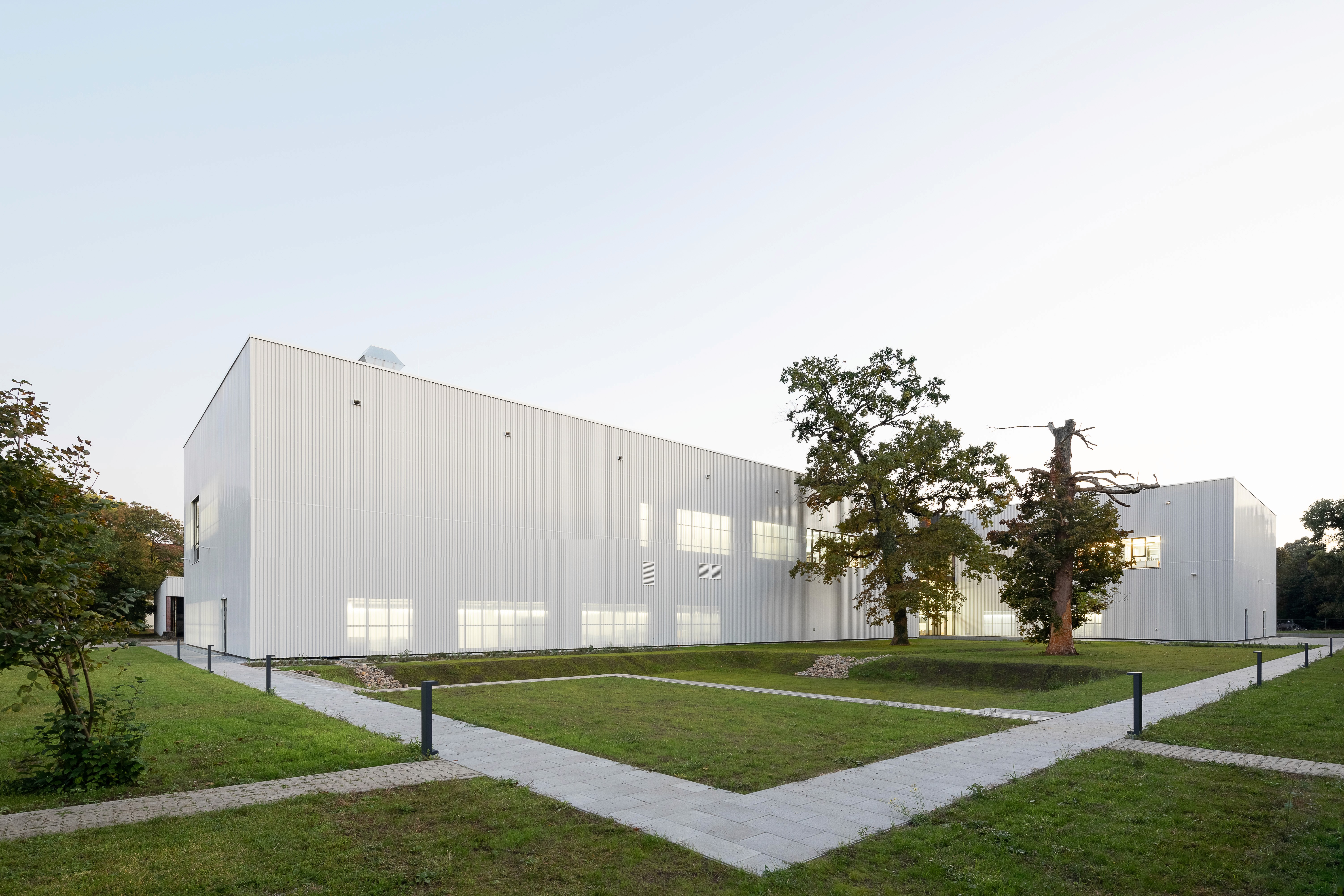 Hinterlüftete Fassade für Karlsruher Institut für Technologie in Karlsruhe, ausgeführt von Pröckl