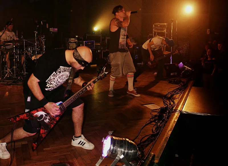 BU-FU live performance