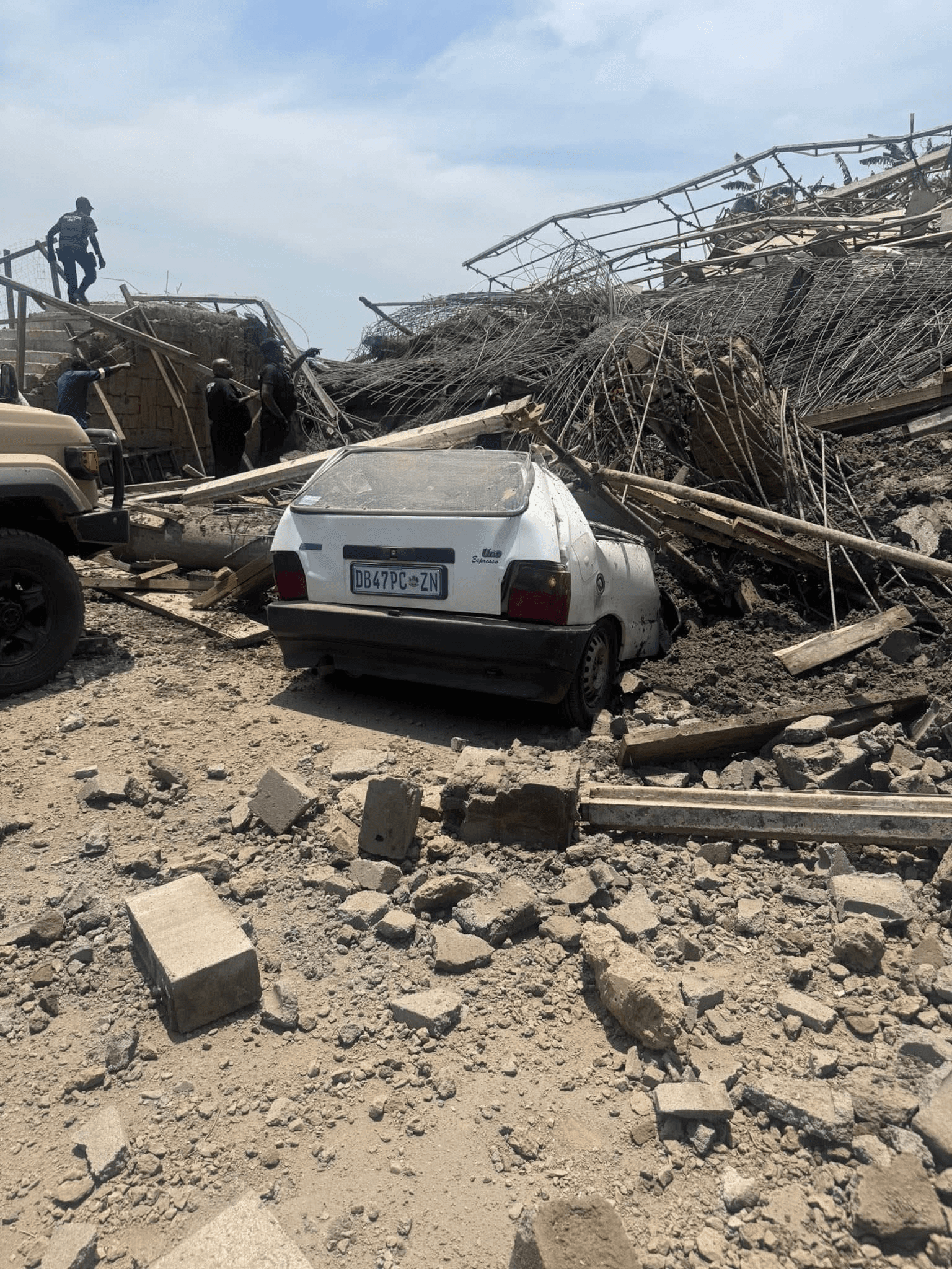 Photo:Fifth body recovered from Redcliffe temple collapse in KZN – South African Daily