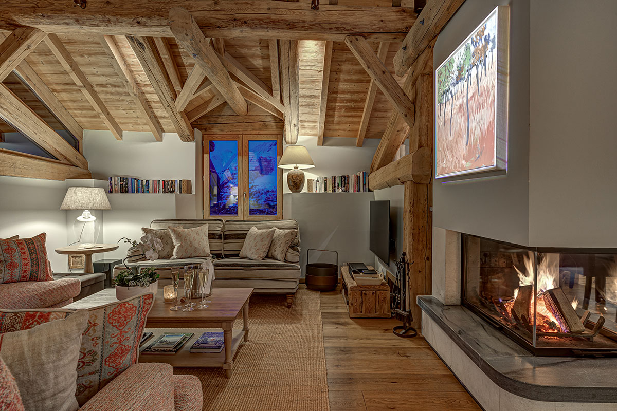 Chalet Coco - fire and living area