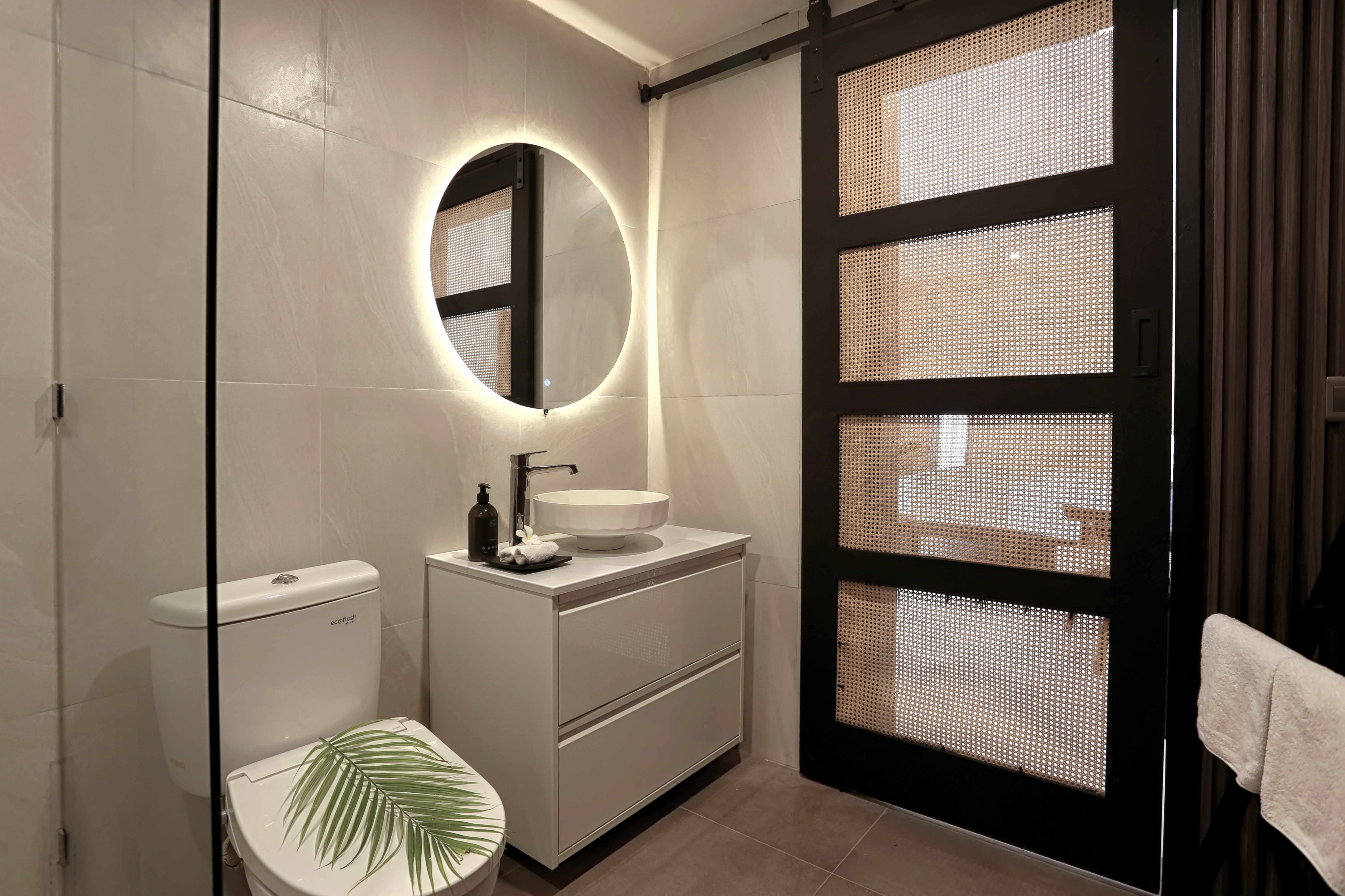 indiana-kenanga-premium-room-anaya-bathroom-led-mirror-stylish-interior-bali