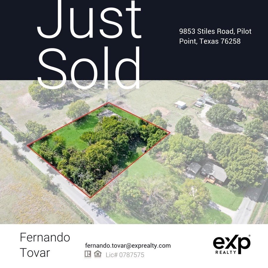 mid-range-view-of-the-villa-s-private-beach-entran