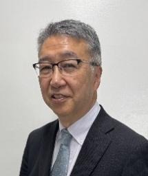 スーツを着た眼鏡の男性

AI 生成コンテンツは誤りを含む可能性があります。