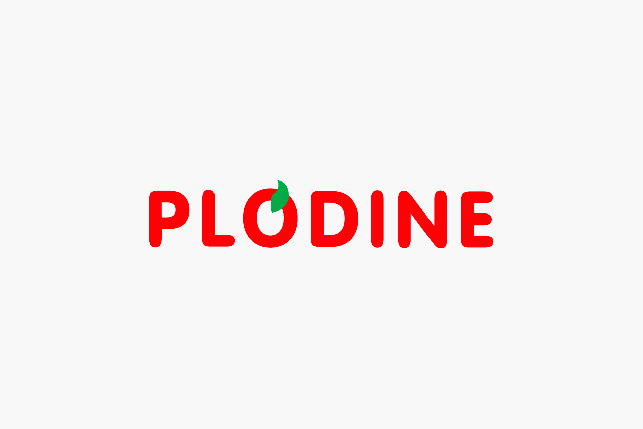 Plodine Logo. Red sans serif uppercase letters with a small green leaf on the o