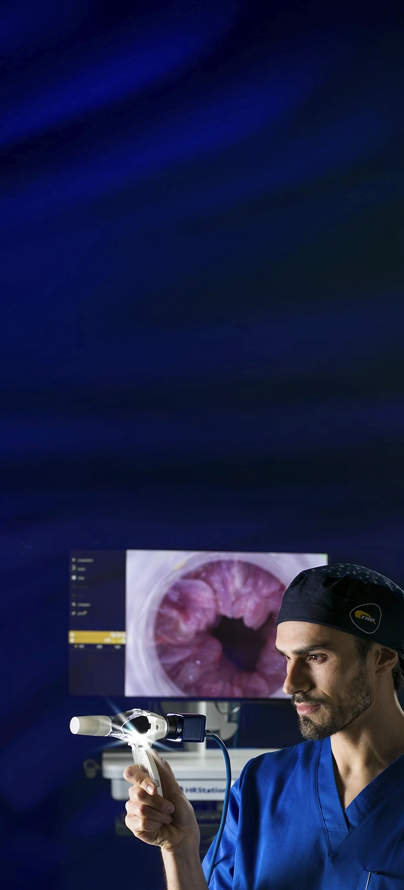 Medico che utilizza HRStation