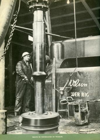 Equipo de perforación en trabajo de ENAP.