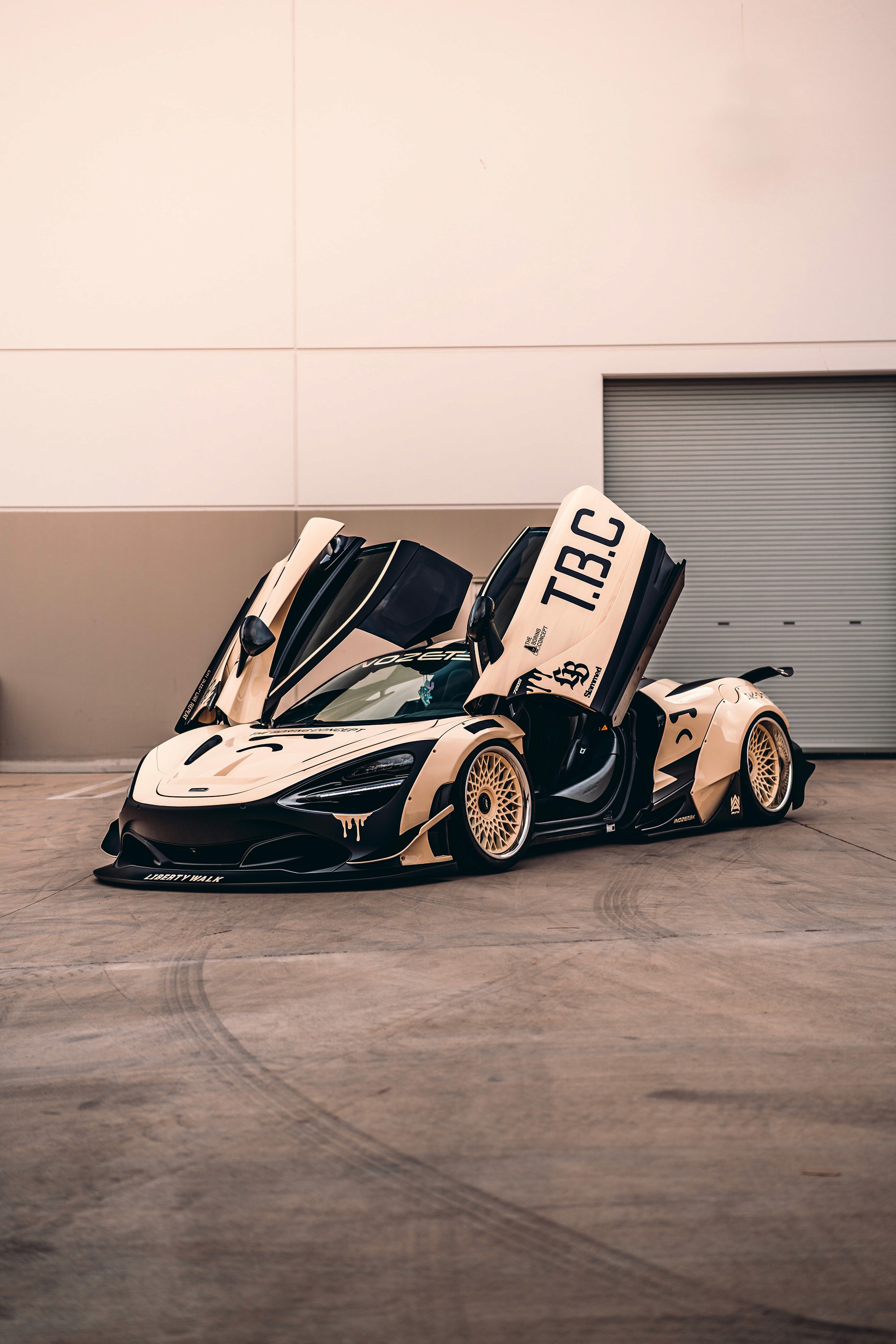 INOZETEK The Boring Concept THE BORING WHITE Dynamic PPF McLaren 720S