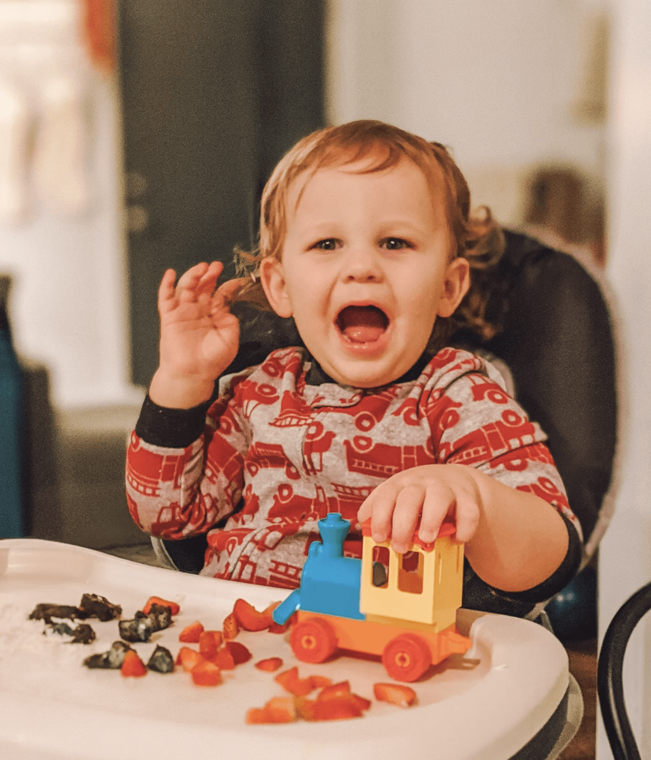 Child eating - get a free child feeding quiz to learn if you have a picky eater or a challenged feeder