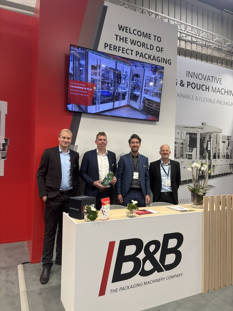 B&B packaging machines at the trade fair, focusing on perfect packaging.
